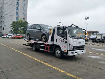 高效救援，可靠伙伴 解放虎V藍牌一拖二清障車，濰柴117馬力引領城市救援新標準